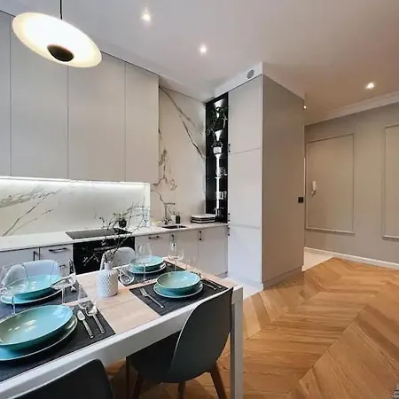 Apartament Wisniowy Dziedziniec Self Check-in Poznań