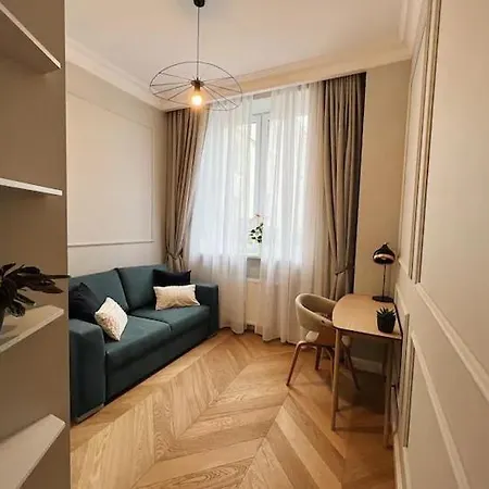 Apartament Wisniowy Dziedziniec Self Check-in * Poznań