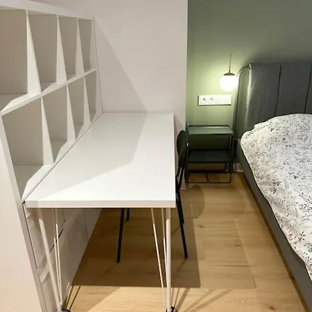 Apartament Wisniowy Dziedziniec Self Check-in Poznań