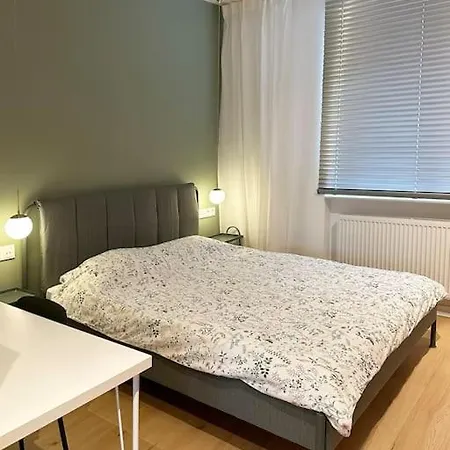 Lägenhet Apartament Wisniowy Dziedziniec Self Check-in *