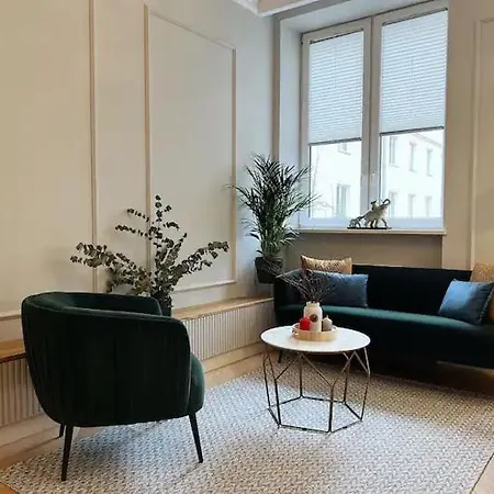 Daire Apartament Wisniowy Dziedziniec Self Check-in *