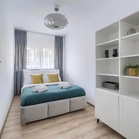 Apartament Wisniowy Dziedziniec Self Check-in Daire