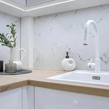 Apartament Wisniowy Dziedziniec Self Check-in Daire Poznan