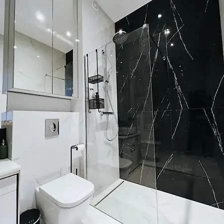 Apartament Wisniowy Dziedziniec Self Check-in Daire Poznan