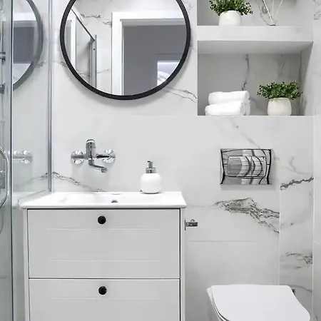 Apartament Wisniowy Dziedziniec Self Check-in * Poznan