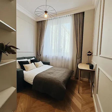 Apartament Wisniowy Dziedziniec Self Check-in Daire Poznan