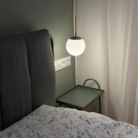 Daire Apartament Wisniowy Dziedziniec Self Check-in