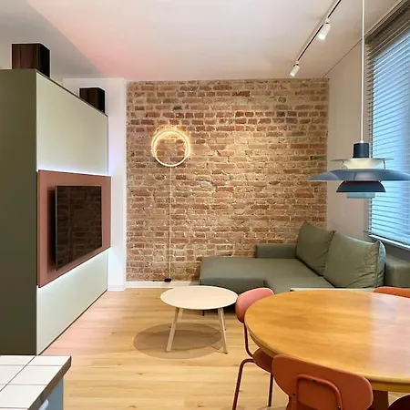 Apartament Wisniowy Dziedziniec Self Check-in Poznan